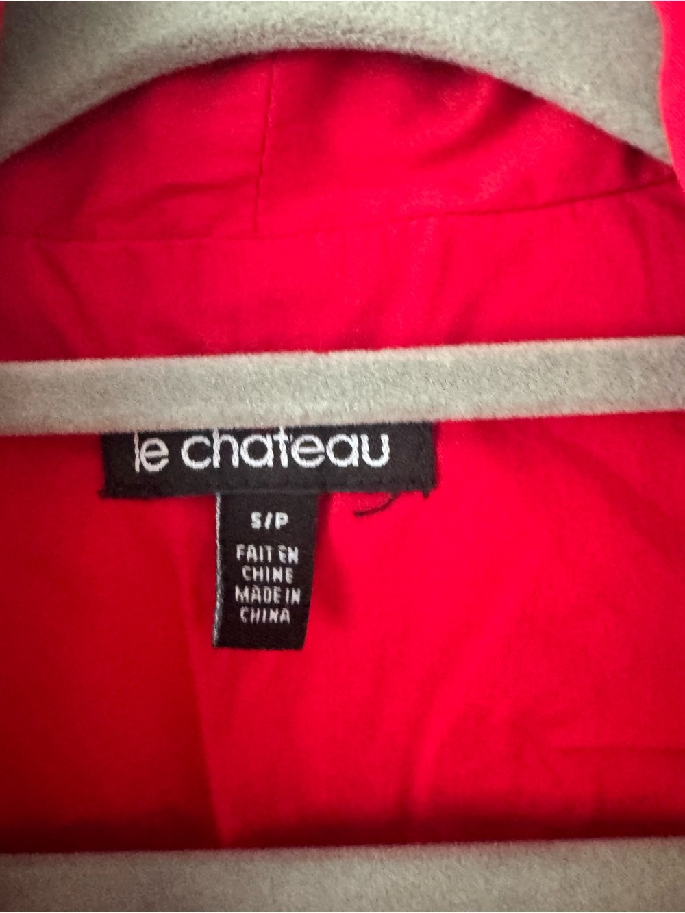 le chateau Red Sleeveless Button-Front Blouse with Shawl Collar - Picture 3 of 4